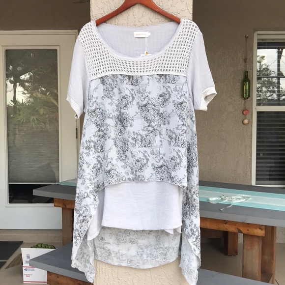 Simply Couture Tops - Simply Couture gray top. Size XL. NWT.